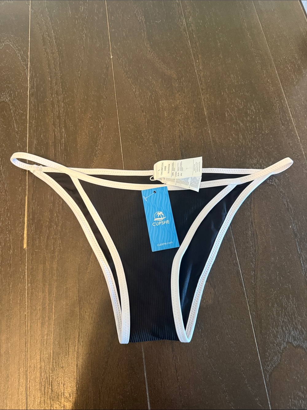 Cupshe Black with White Trim Ribbed Bikini Bottom